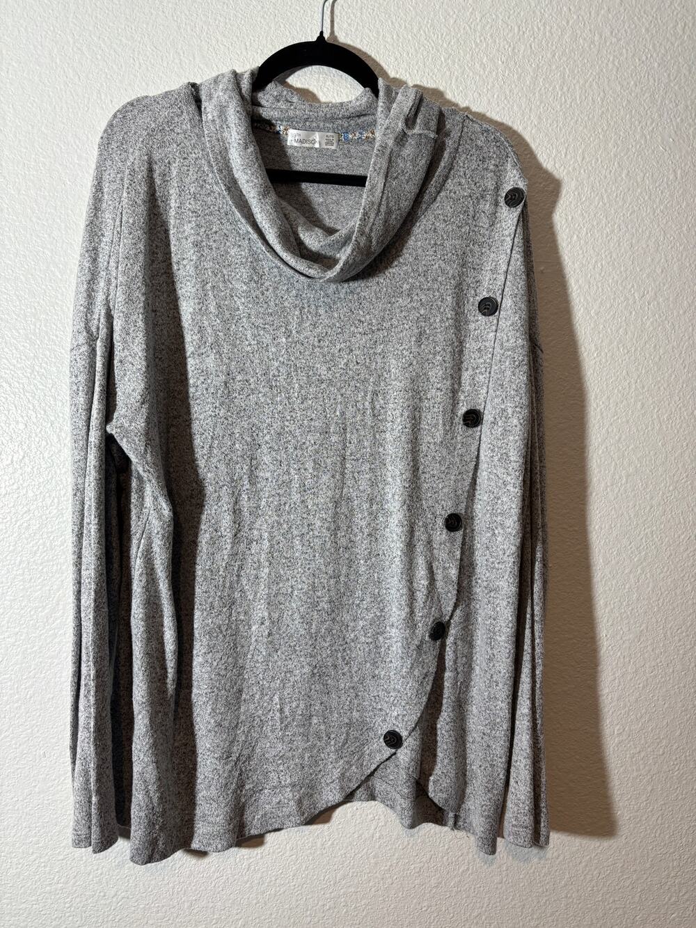 89th & Madison Women's Size XL Gray Cowl Neck Long Sleeve Button-Detail Top